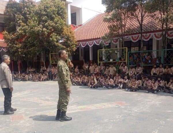 Danramil 1813/Bojongloa Kidul Berikan Materi Bela Negara Kepada Siswa SDN 148 Cibaduyut